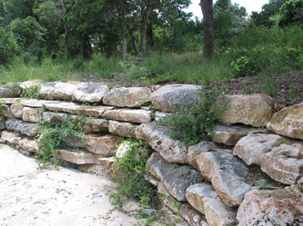 RETAINING WALL STONE